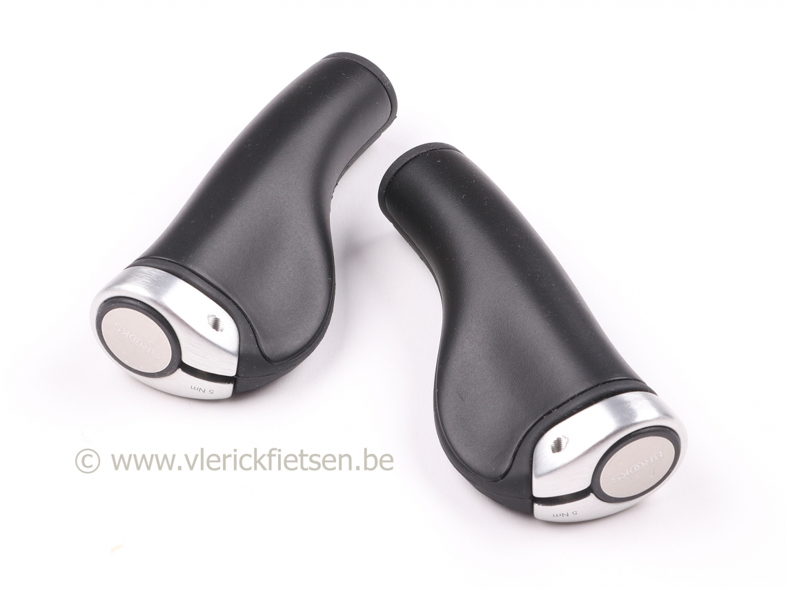 stopverf erven Zeeziekte Brooks Ergon GP1 Leder Handvatten 130/130mm Zwart-Zilver BLG6A17202 -  Vlerick Fietsen