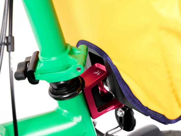 Brompton Bagageclip Gesmeed Aluminium Red