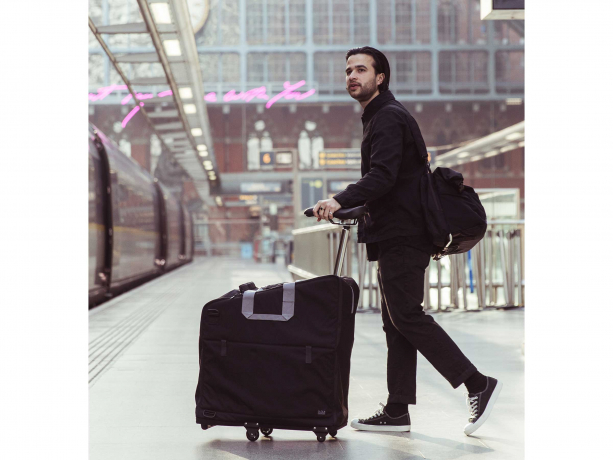 Brompton Transit Travel Bag v2 Zwart op 4 Wieltjes