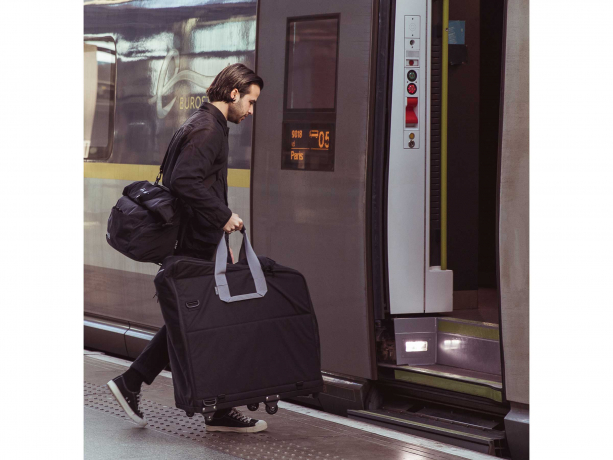 Brompton Transit Travel Bag v2 Zwart op 4 Wieltjes