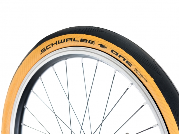 Brompton Buitenband Schwalbe One Tanwall 35-349 Vouwband