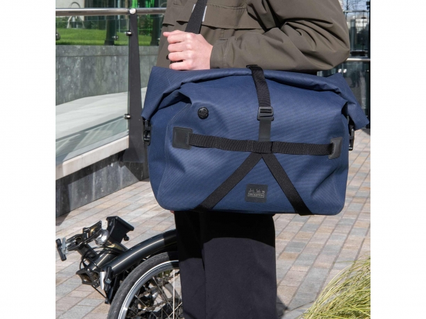 Brompton Borough Waterproof Bag L Navy incl. Frame