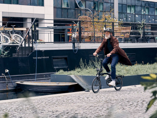 Brompton Electric P Line Urban Hoog Midnight Zwart