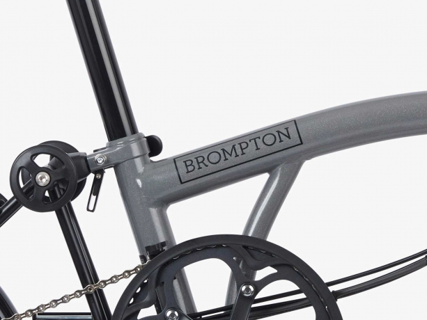 Brompton Electric P Line Urban Hoog met Rack Grijs Metallic